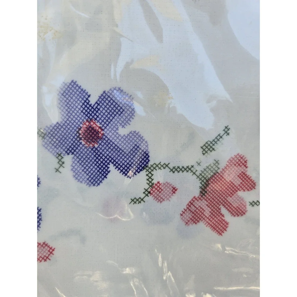 Vintage Floral Vinyl Tablecloth 60x90 White‎ Lace Farmhouse Cottagecore